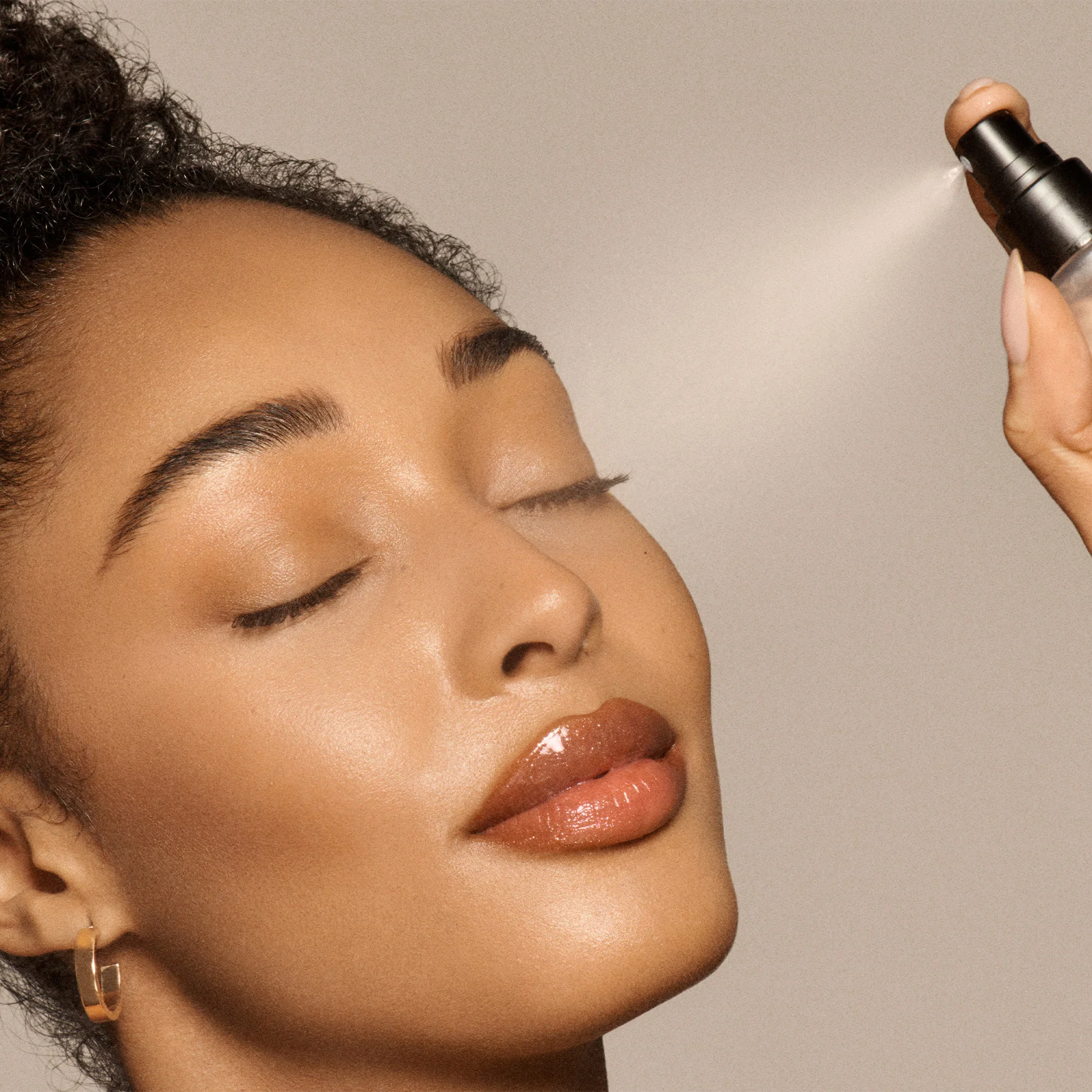 Invisiveil Setting Spray Travel Size - Image 3
